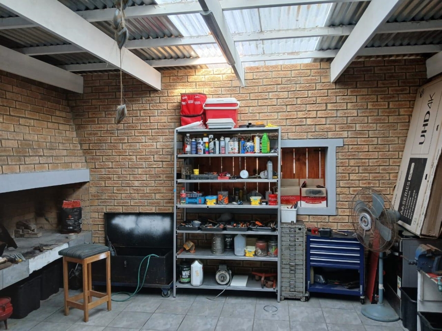 4 Bedroom Property for Sale in Hartenbos Central Western Cape